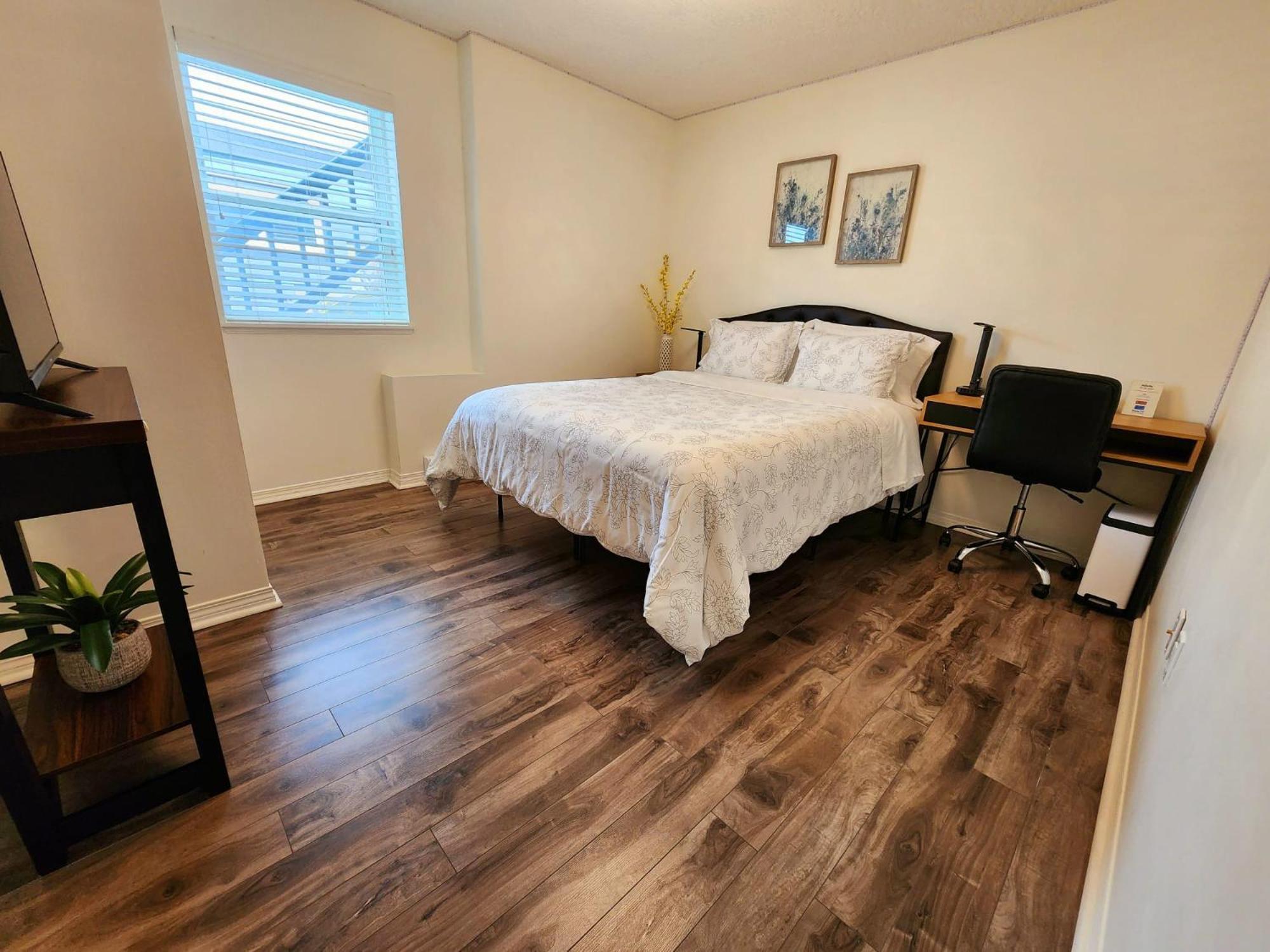 Adorable 1- Bedroom Suite In Langford Victoria Eksteriør billede